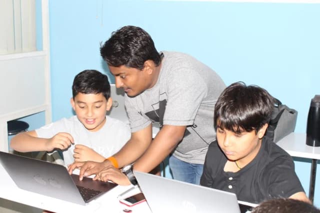 Student coding project photo 9